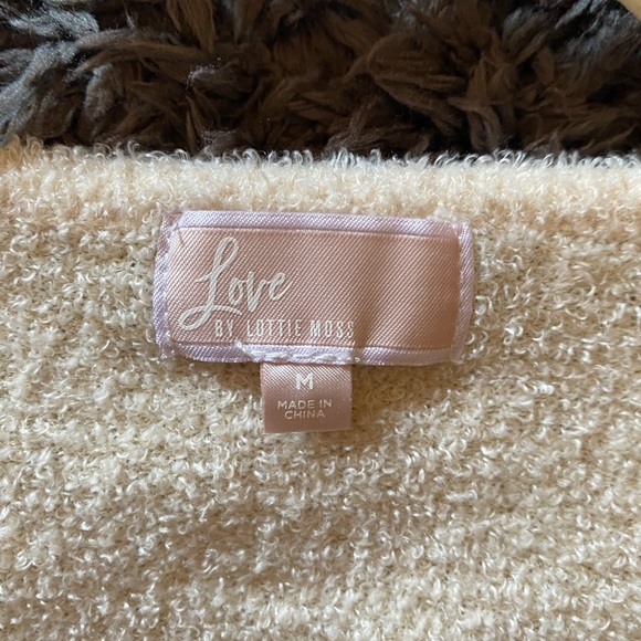 Medium Cream Lottie Moss V-neck Cardigan Sweater from PacSun - Picture 3 of 5